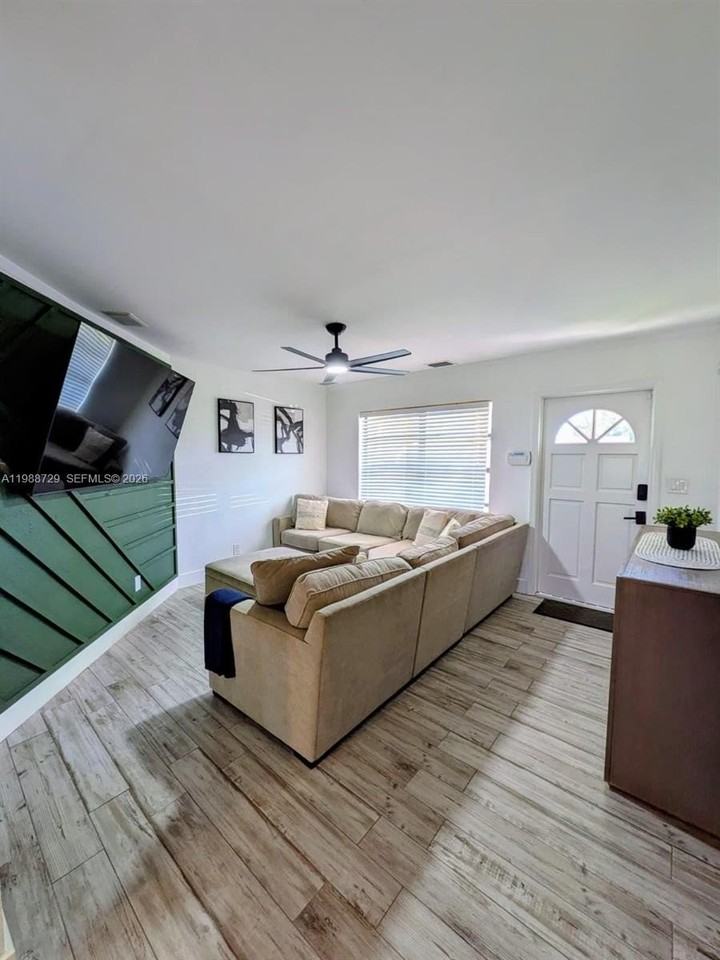 301 Nw 51st St #0 - Photo 2 of 18