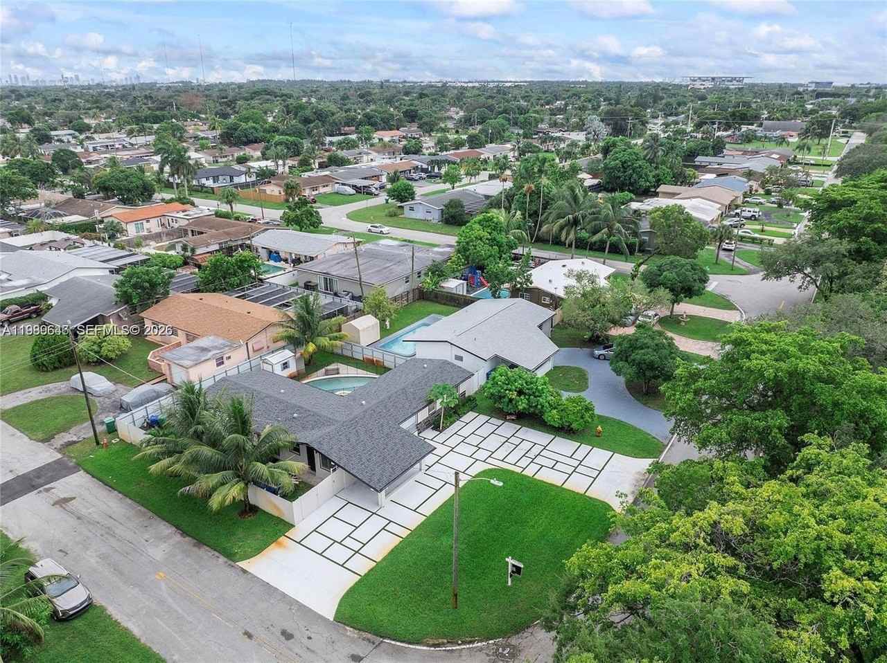 2261 Utopia Dr - Photo 3 of 37