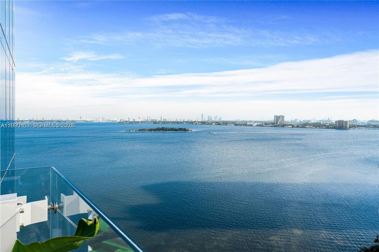 700 Ne 26th Ter #1404