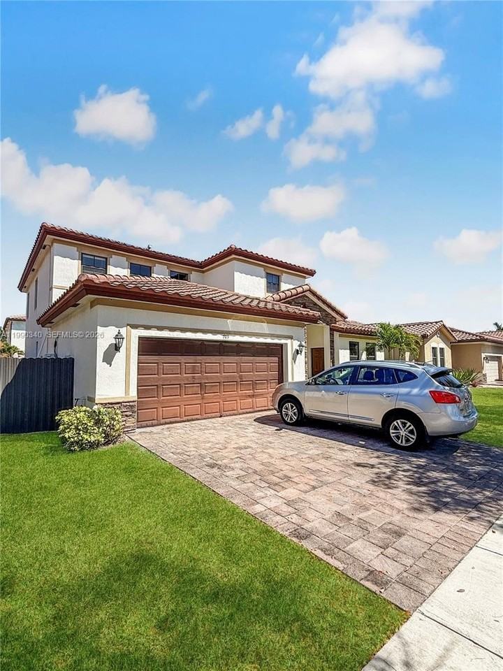 709 Se 35th Ave #709 - Photo 2 of 3