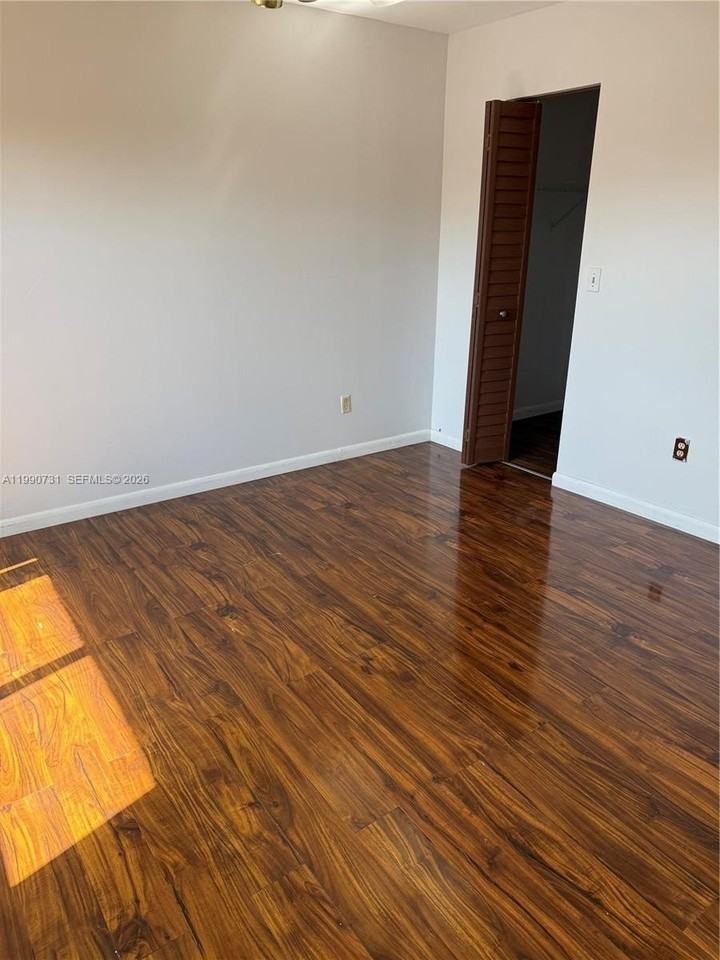 860 Ne 207th Ter #8-106 - Photo 7 of 13