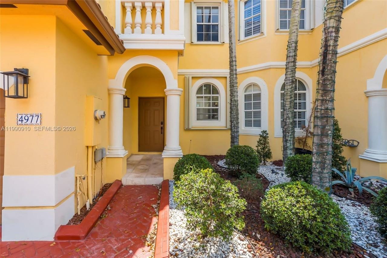 4977 Sw 135th Way #0 - Photo 2 of 28