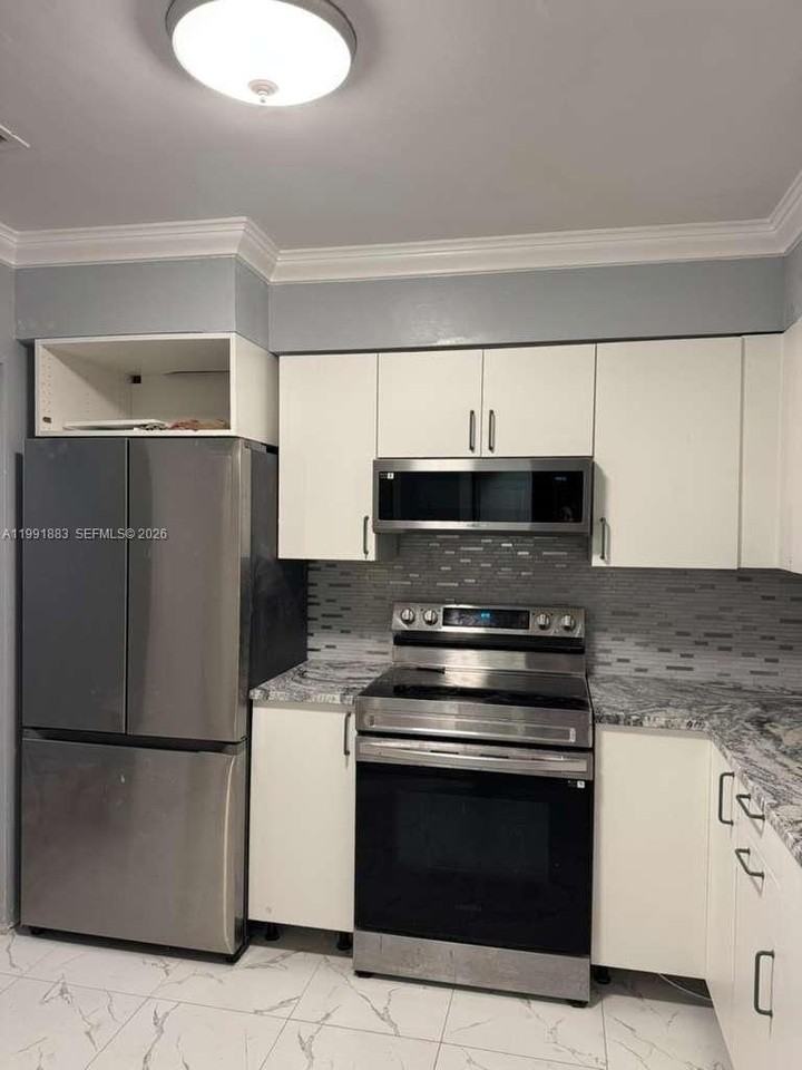 6610 Johnson St - Photo 2 of 16