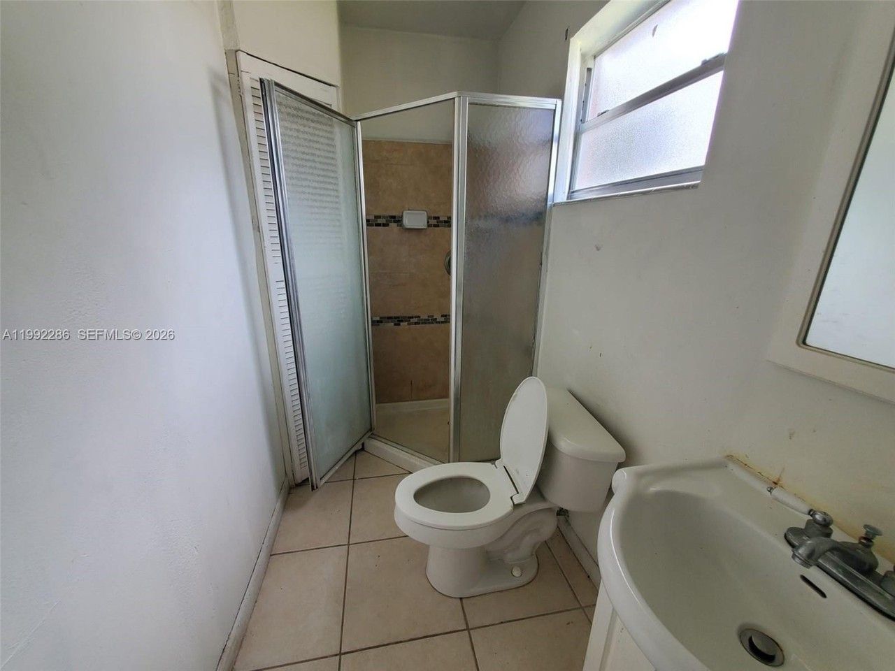 1810 N 62nd Ave - Photo 3 of 5