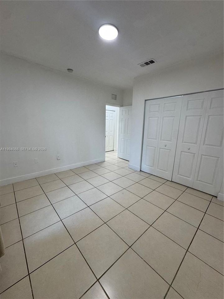 761 Nw 24th Ct #761 - Photo 7 of 16