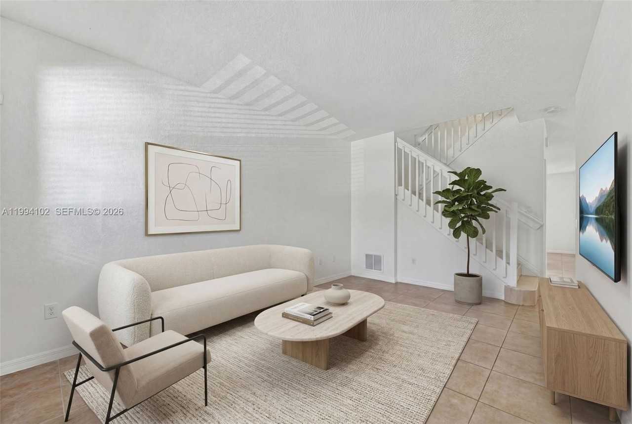 728 Ne 34th Ave #0 - Photo 4 of 29