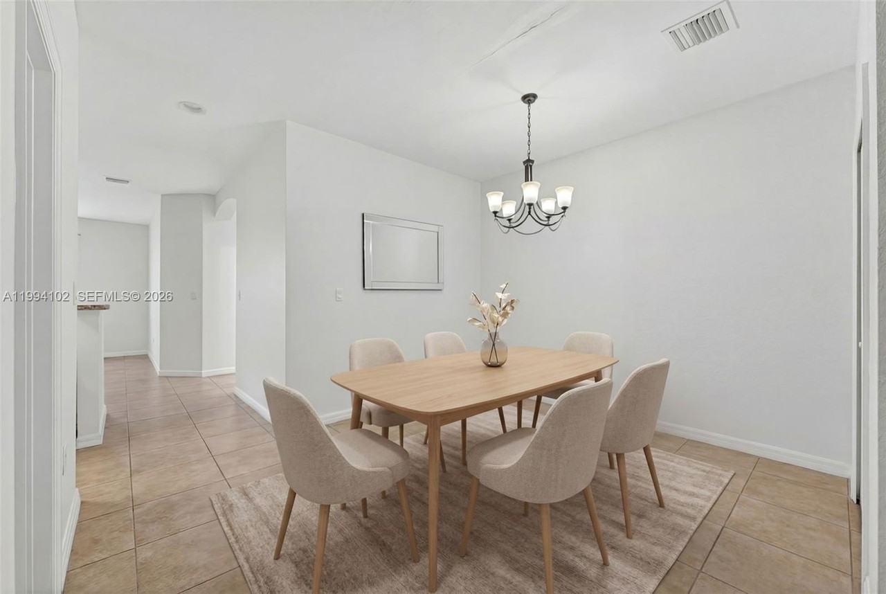 728 Ne 34th Ave #0 - Photo 6 of 29