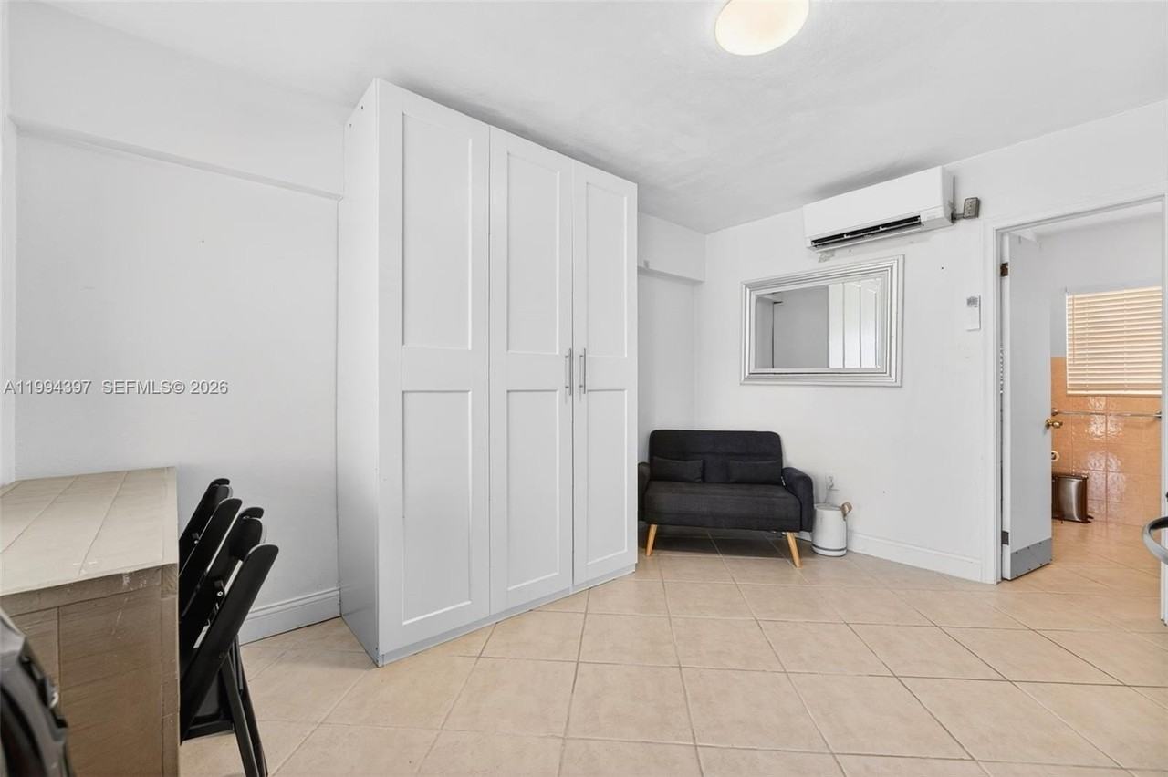 2508 Bay Dr #4 - Photo 6 of 13