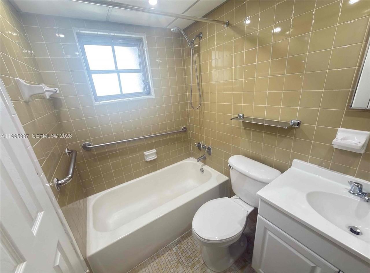 437 Nw 57th Ave #19S - Photo 6 of 6