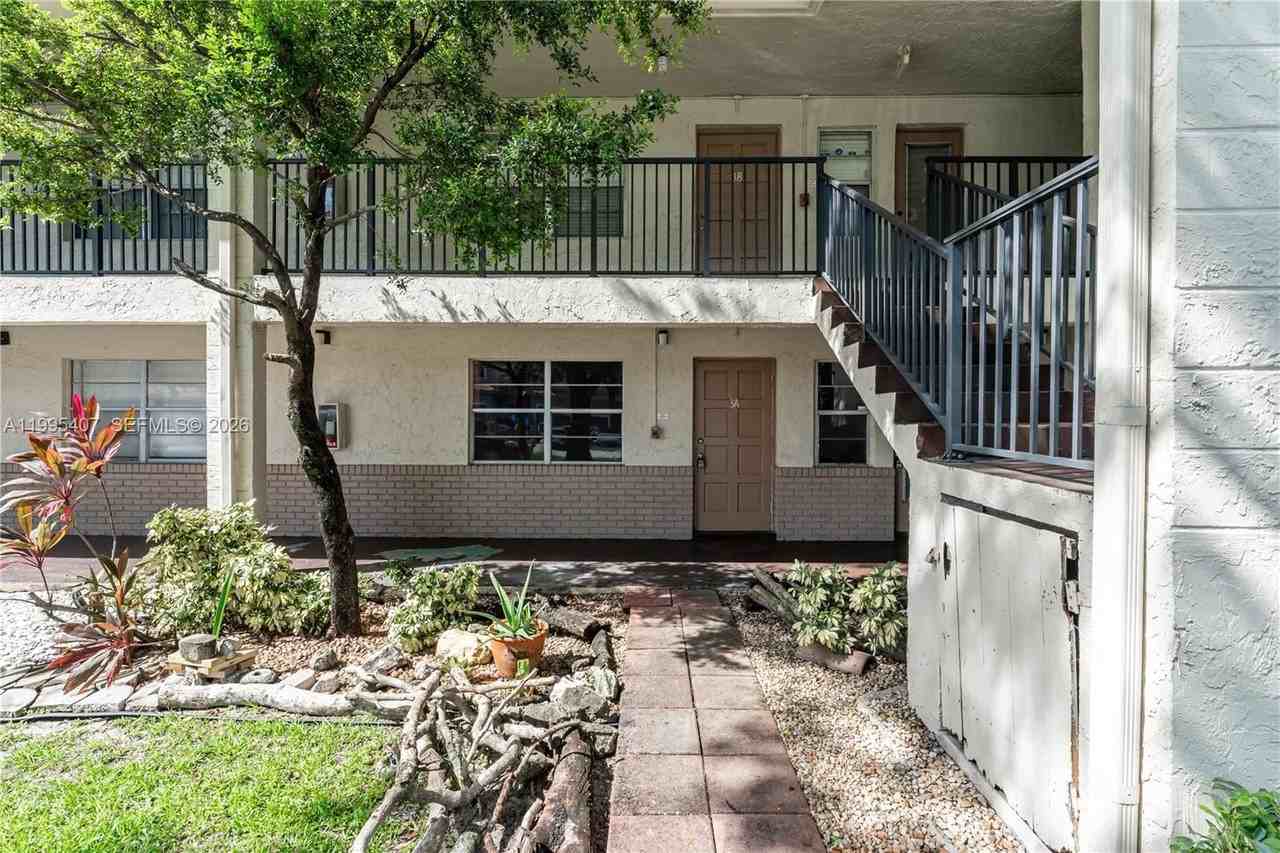 8705 Nw 38th Dr #3A - Photo 4 of 24