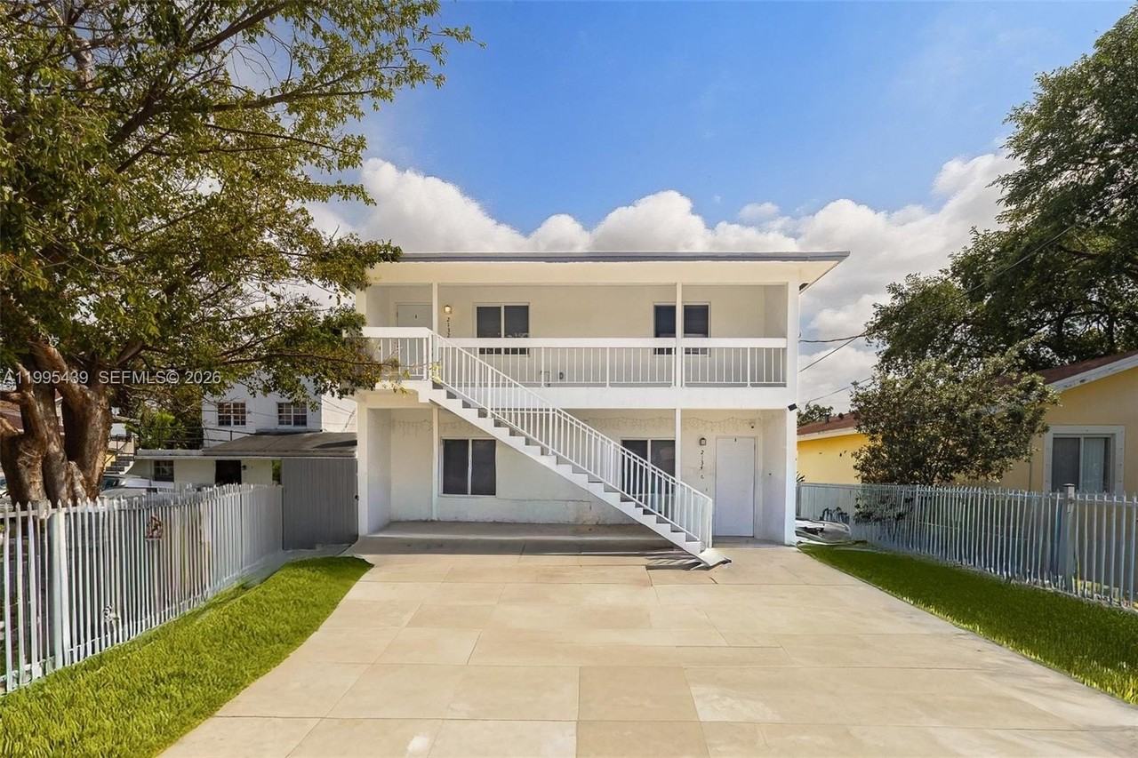 2132 Nw 47th St #2132 - Photo 2 of 26