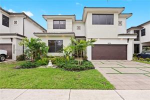 featured image of 8836 Nw 161st Ter