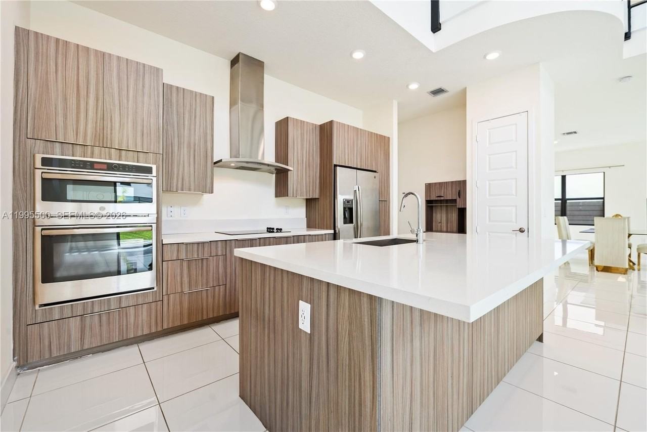 8836 Nw 161st Ter - Photo 7 of 39