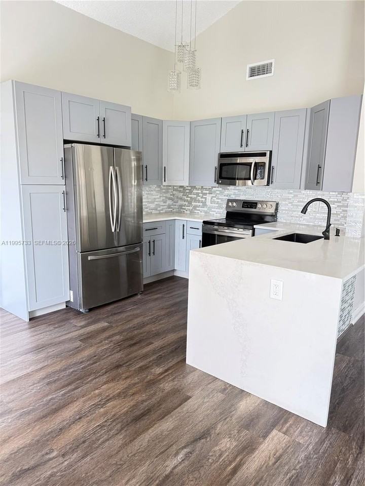 8419 Garden Gate Pl - Photo 4 of 17