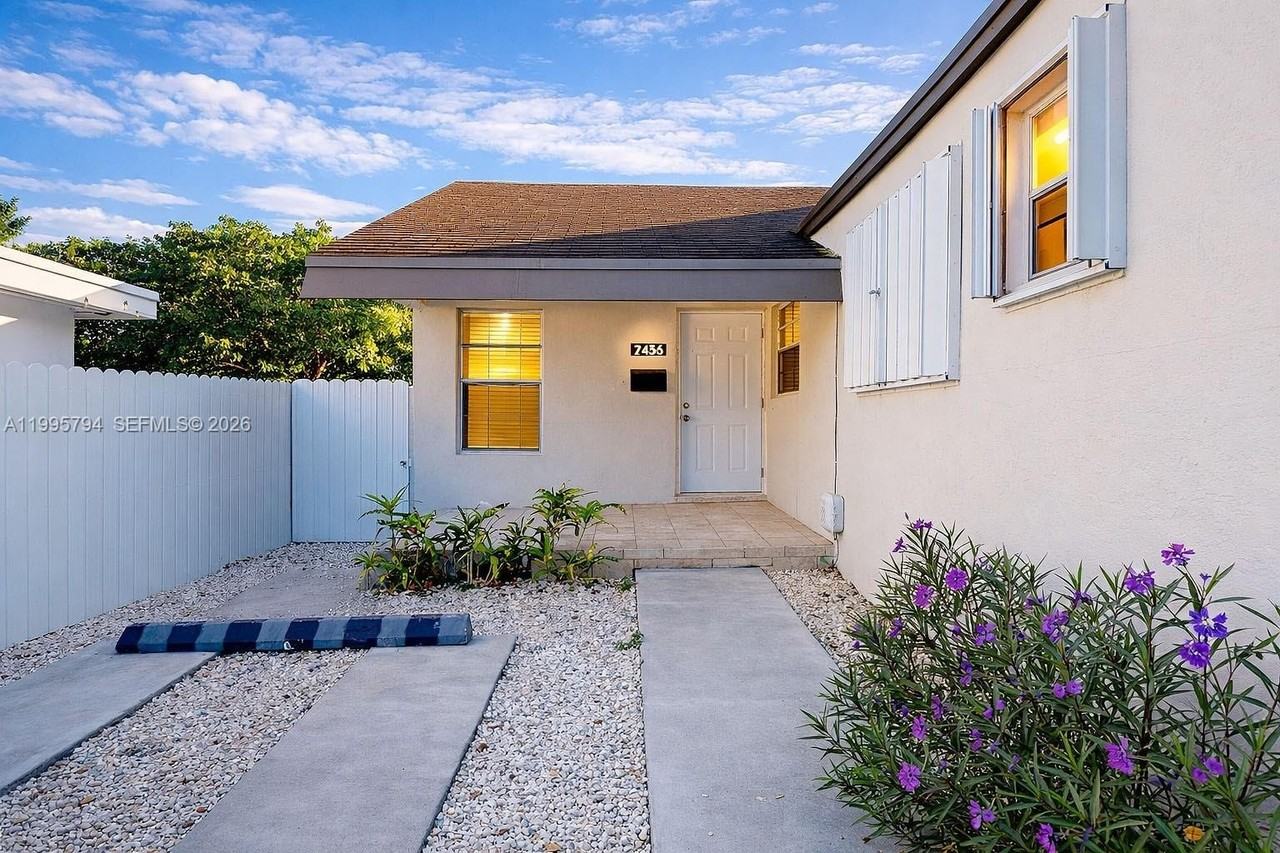 2436 Nw 11th St #2436 - Photo 2 of 39