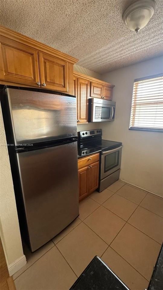 2441 Sw 31st Ave #303 - Photo 5 of 21