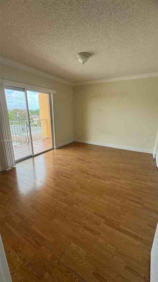 2441 Sw 31st Ave #303 - Photo 6 of 21