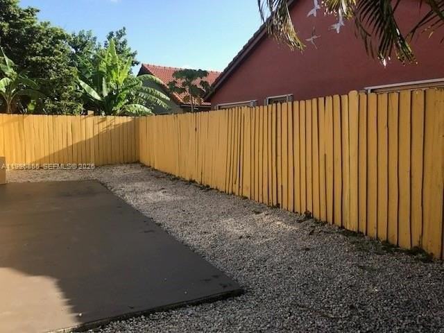 19712 Nw 82nd Pl - Photo 5 of 25