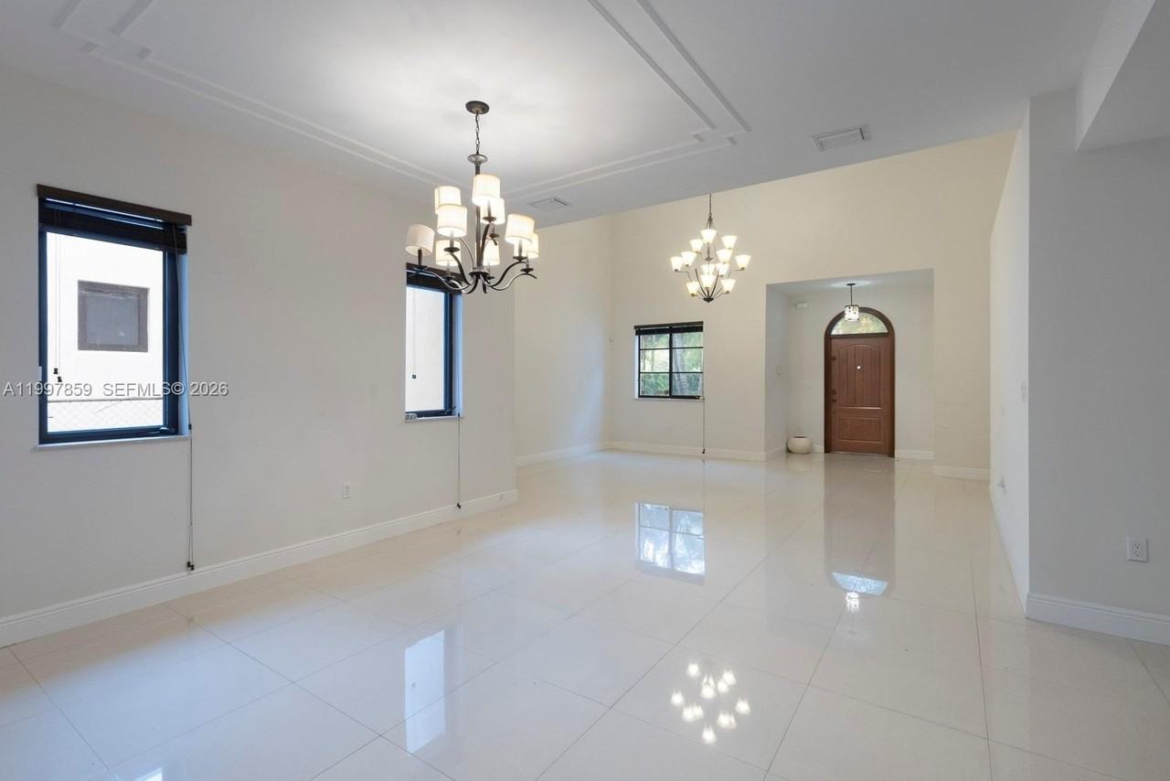 324 Sw 30th Rd - Photo 5 of 26