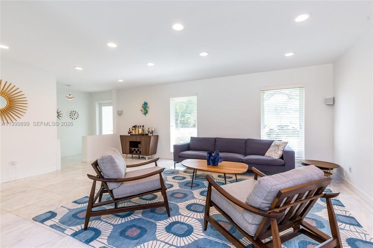 14610 Tarpon Dr - Photo 6 of 40