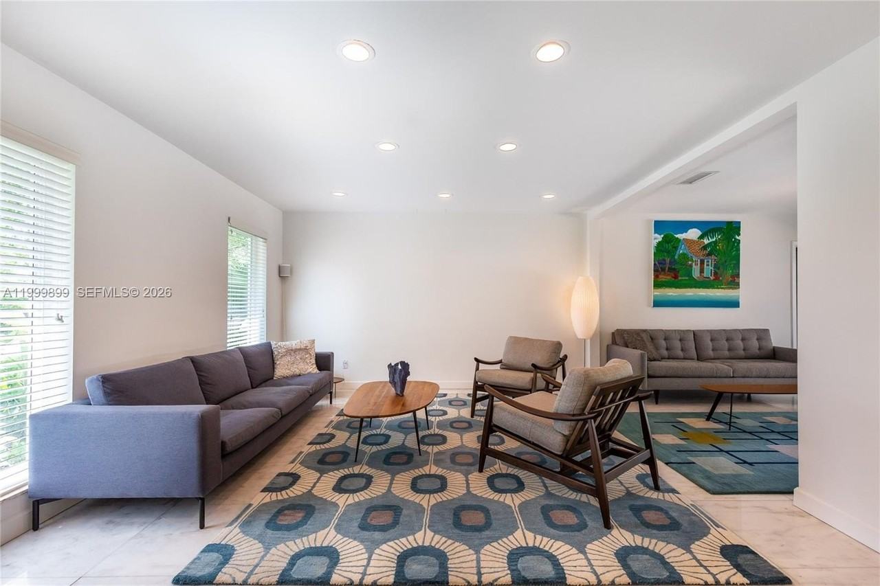 14610 Tarpon Dr - Photo 7 of 40