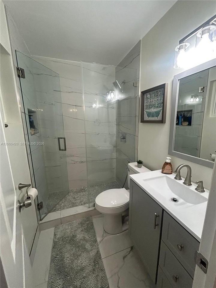 400 N 60th Way #A - Photo 3 of 8