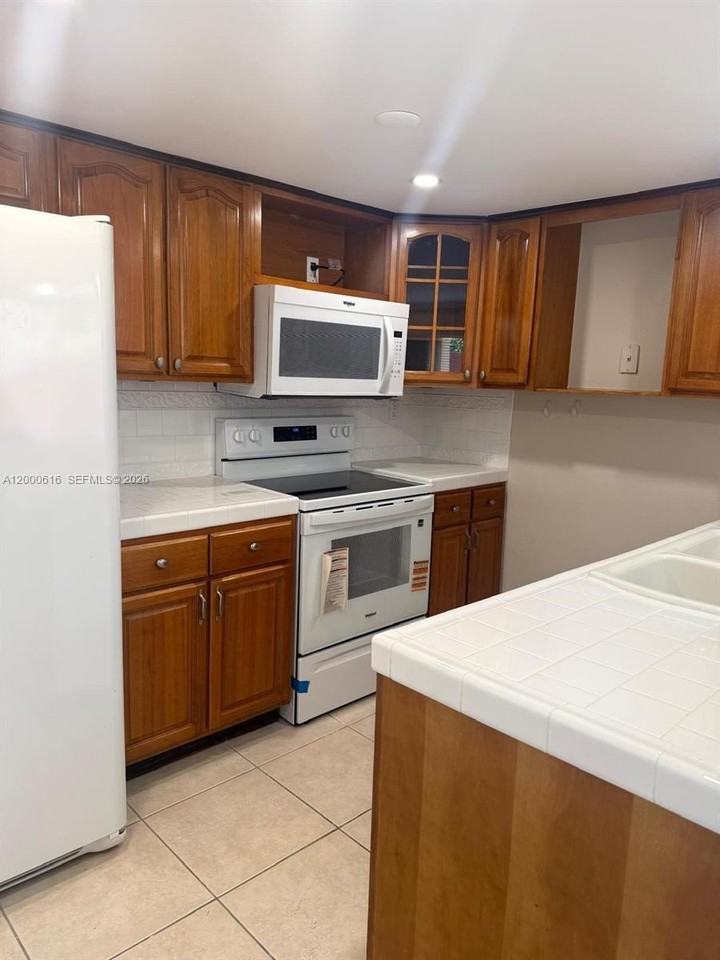 8510 Nw 3rd Ln #508 - Photo 5 of 16