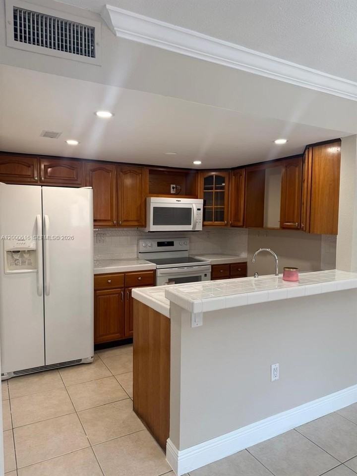 8510 Nw 3rd Ln #508 - Photo 6 of 16