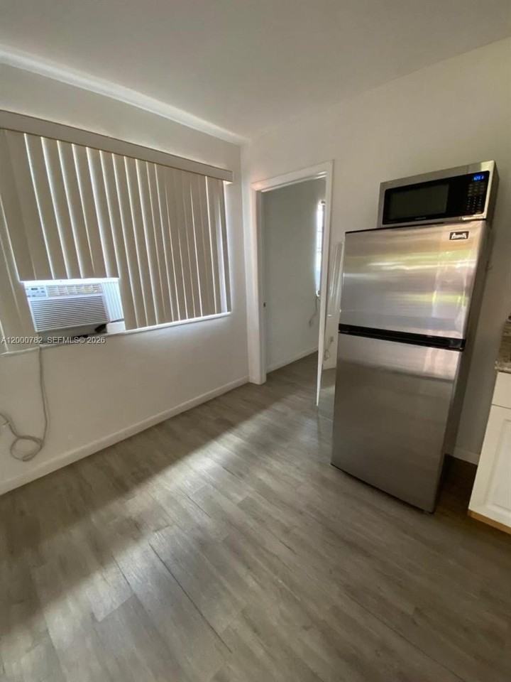 7175 Sw 23rd St #3 - Photo 5 of 6