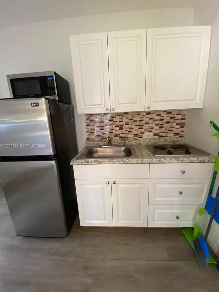 7175 Sw 23rd St #3 - Photo 6 of 6