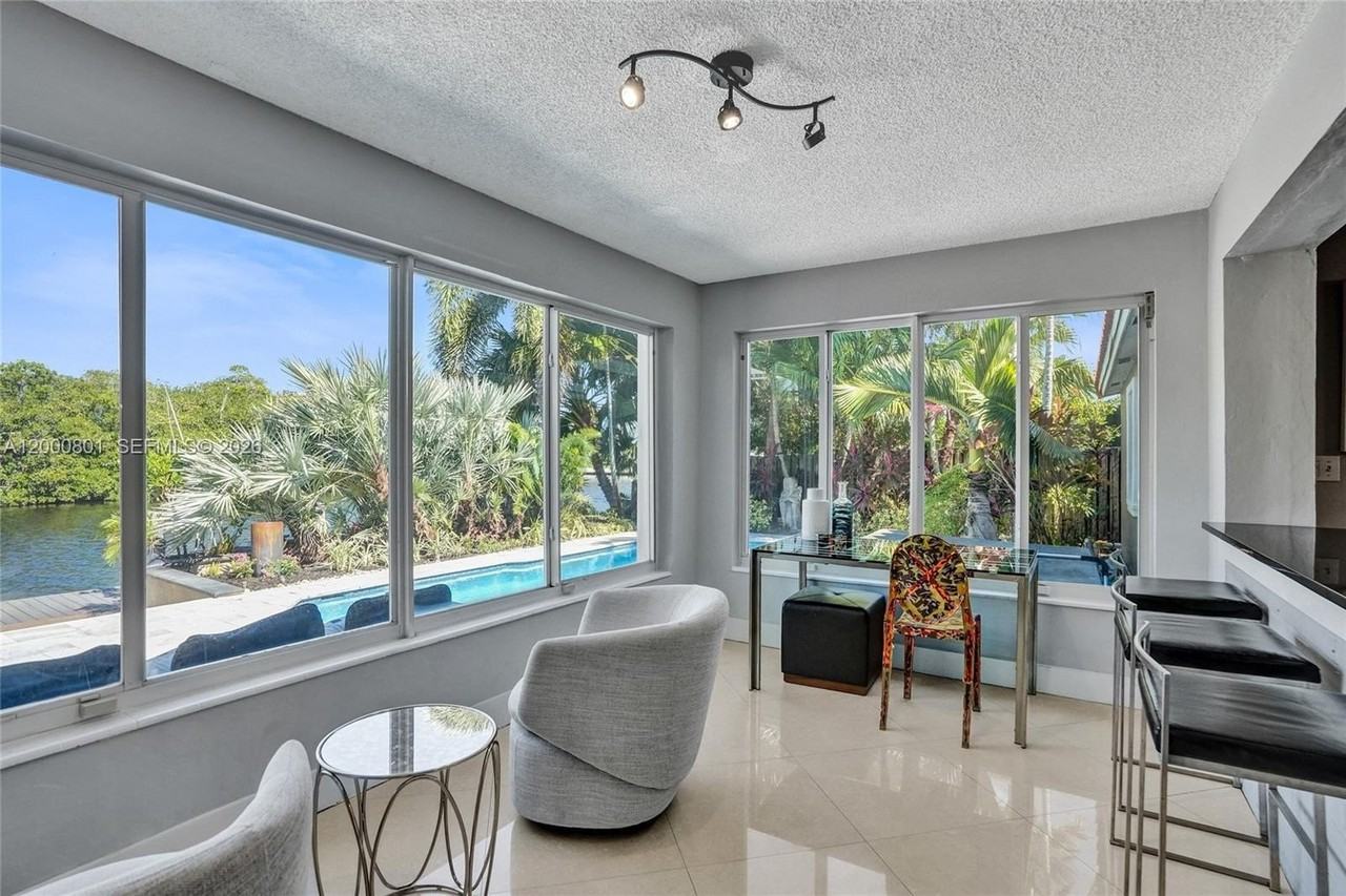 417 Ne 29th St - Photo 5 of 50