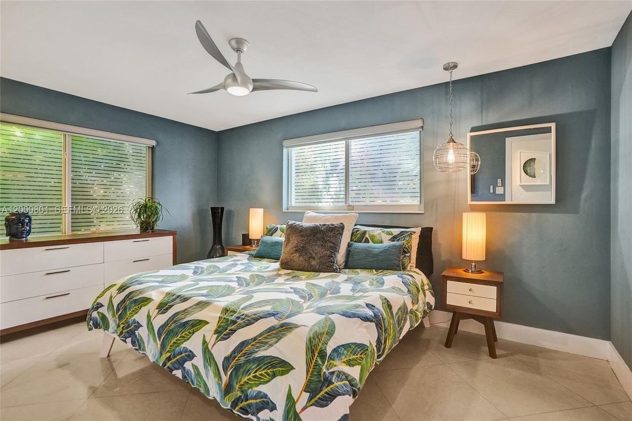 417 Ne 29th St - Photo 6 of 50