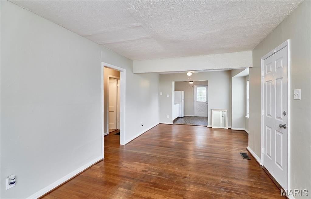 10214 Saint Anthony Ln - Photo 4 of 18