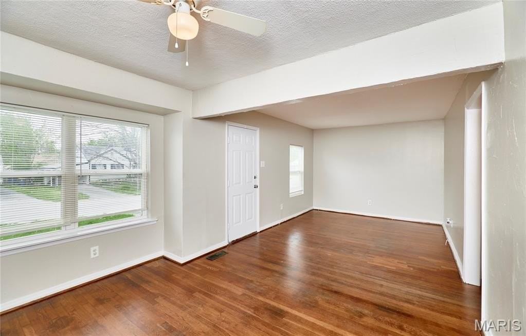 10214 Saint Anthony Ln - Photo 6 of 18