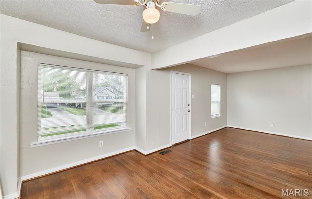 10214 Saint Anthony Ln - Photo 7 of 18