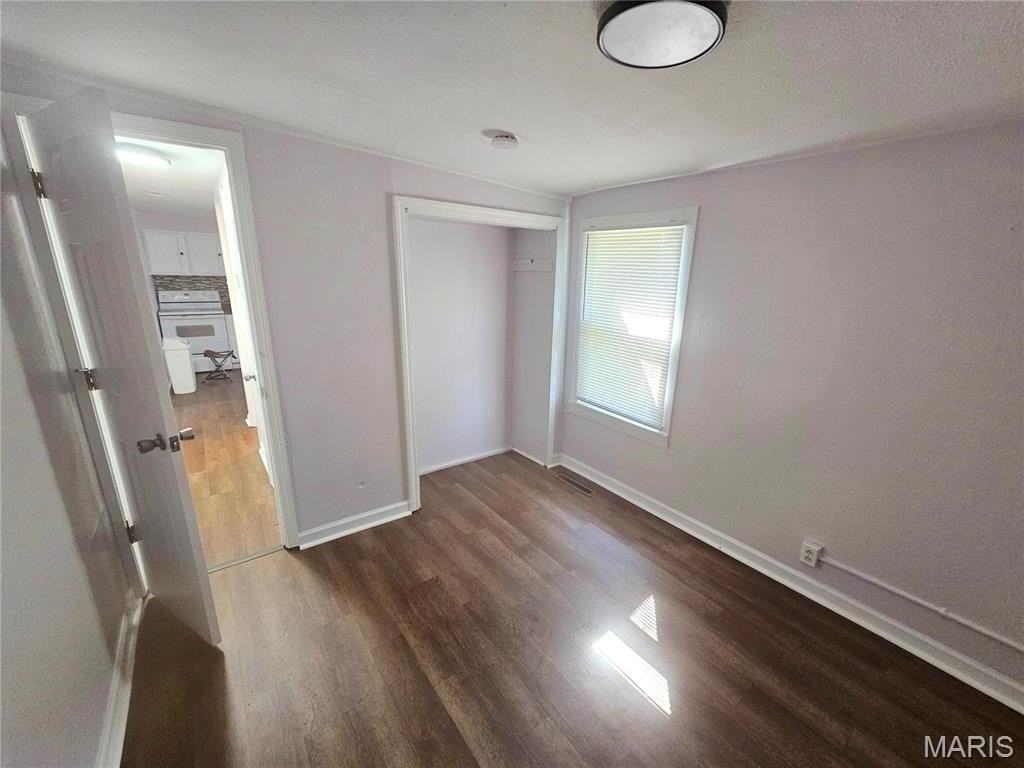 939 Green Mount Ln - Photo 2 of 10