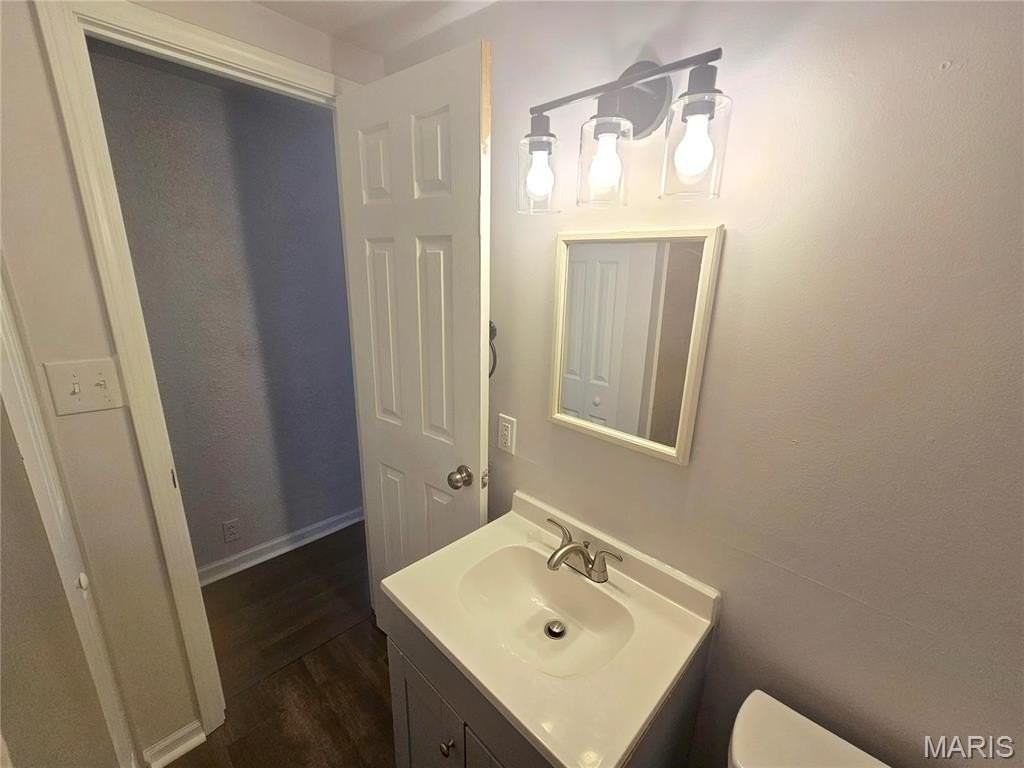 939 Green Mount Ln - Photo 4 of 10