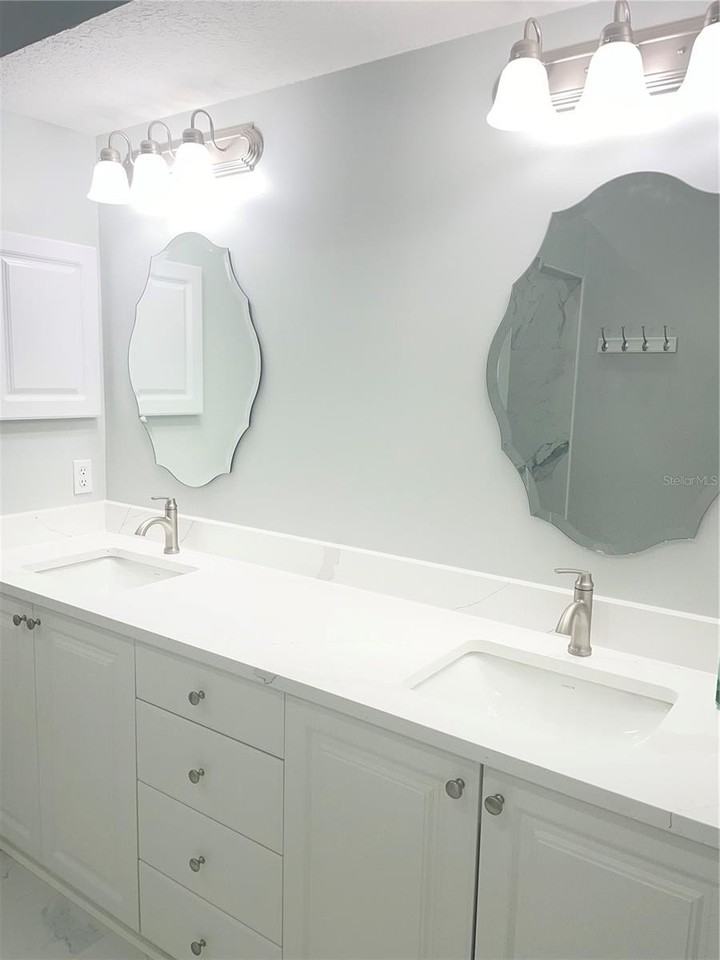 7132 Melrose Pl - Photo 7 of 13