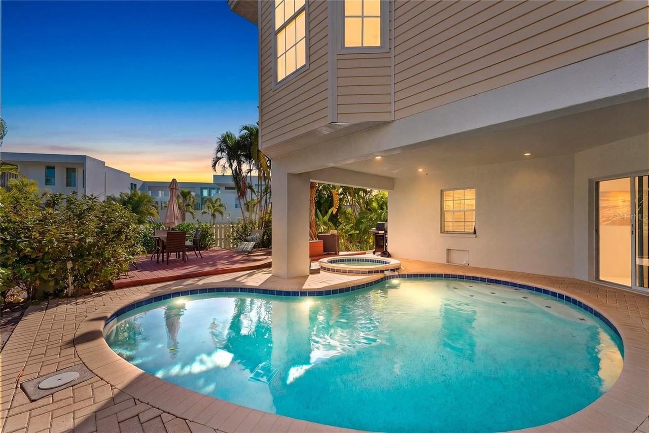 3020 Gulf Of Mexico Dr #2 - Photo 2 of 50