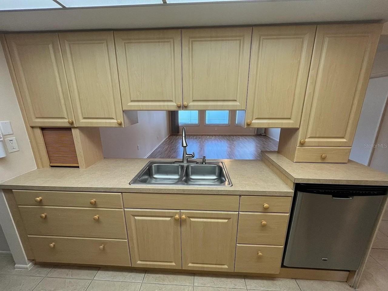 3710 Wilkinson Rd - Photo 5 of 20