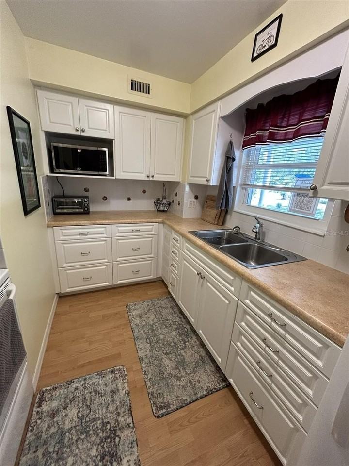 3900 Roxane Blvd #8B - Photo 6 of 16