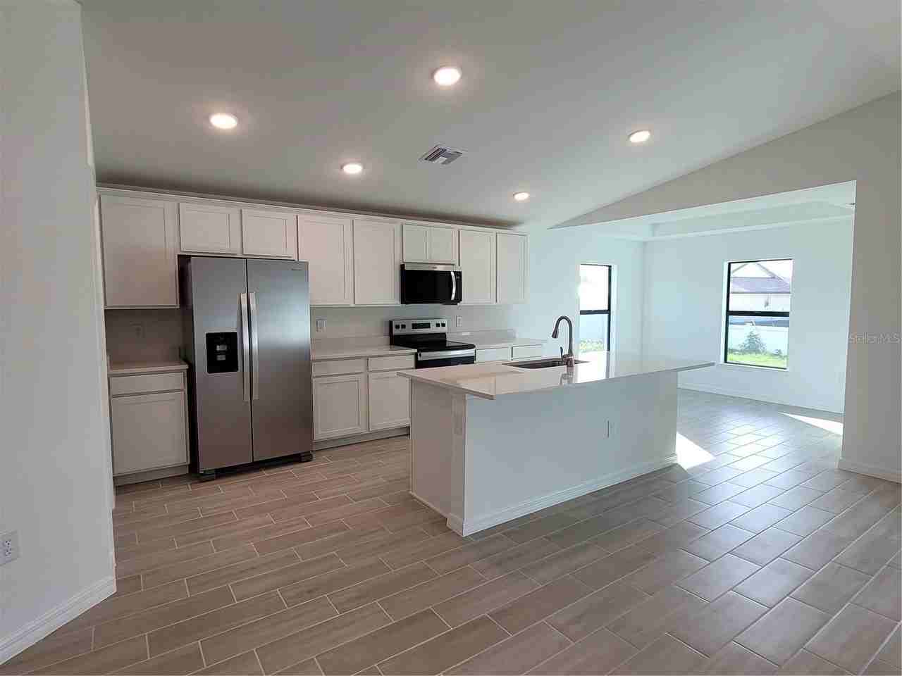 11100 Vanessa Ave - Photo 5 of 26