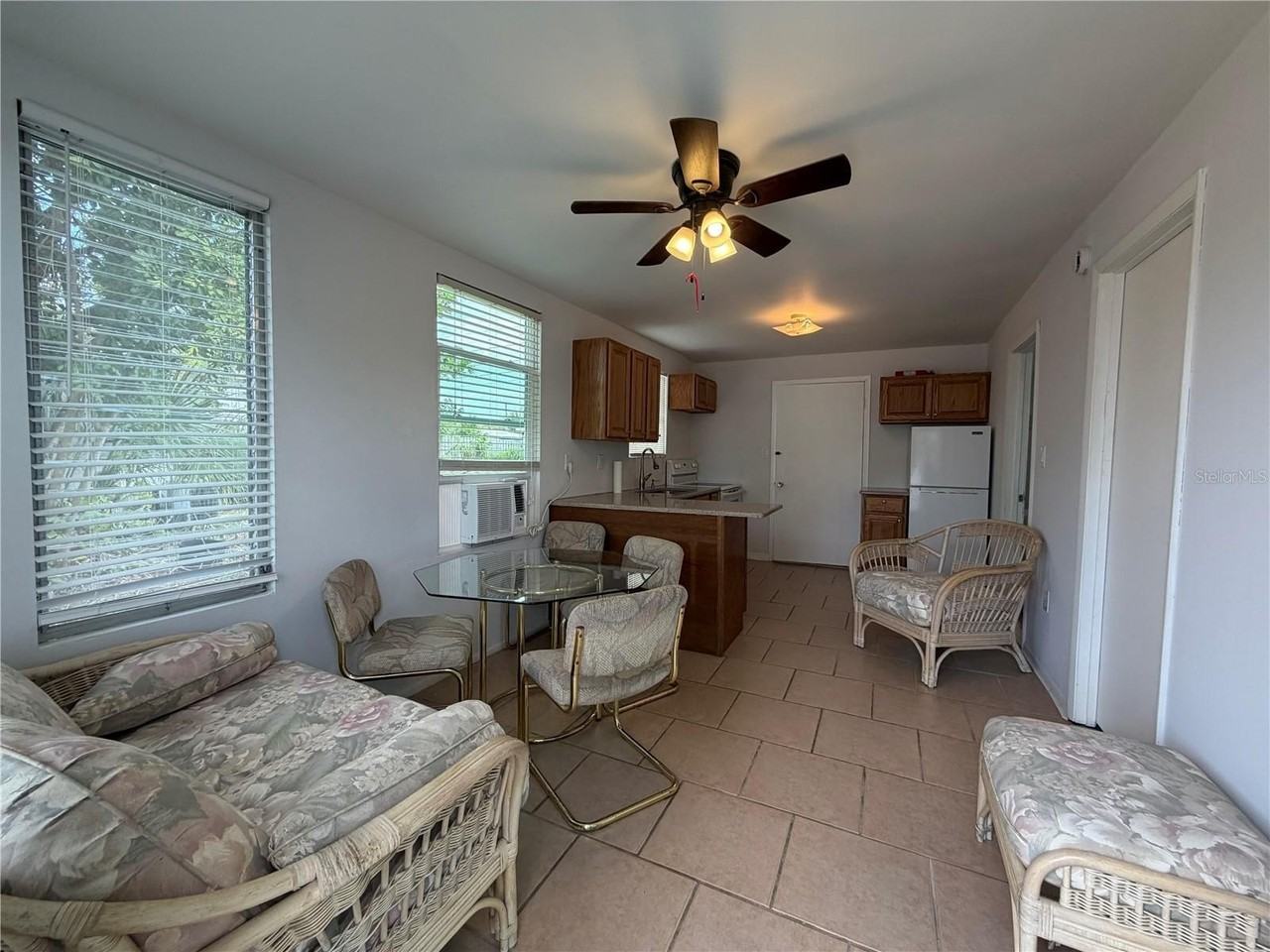 8513 Herbison Ave - Photo 2 of 10