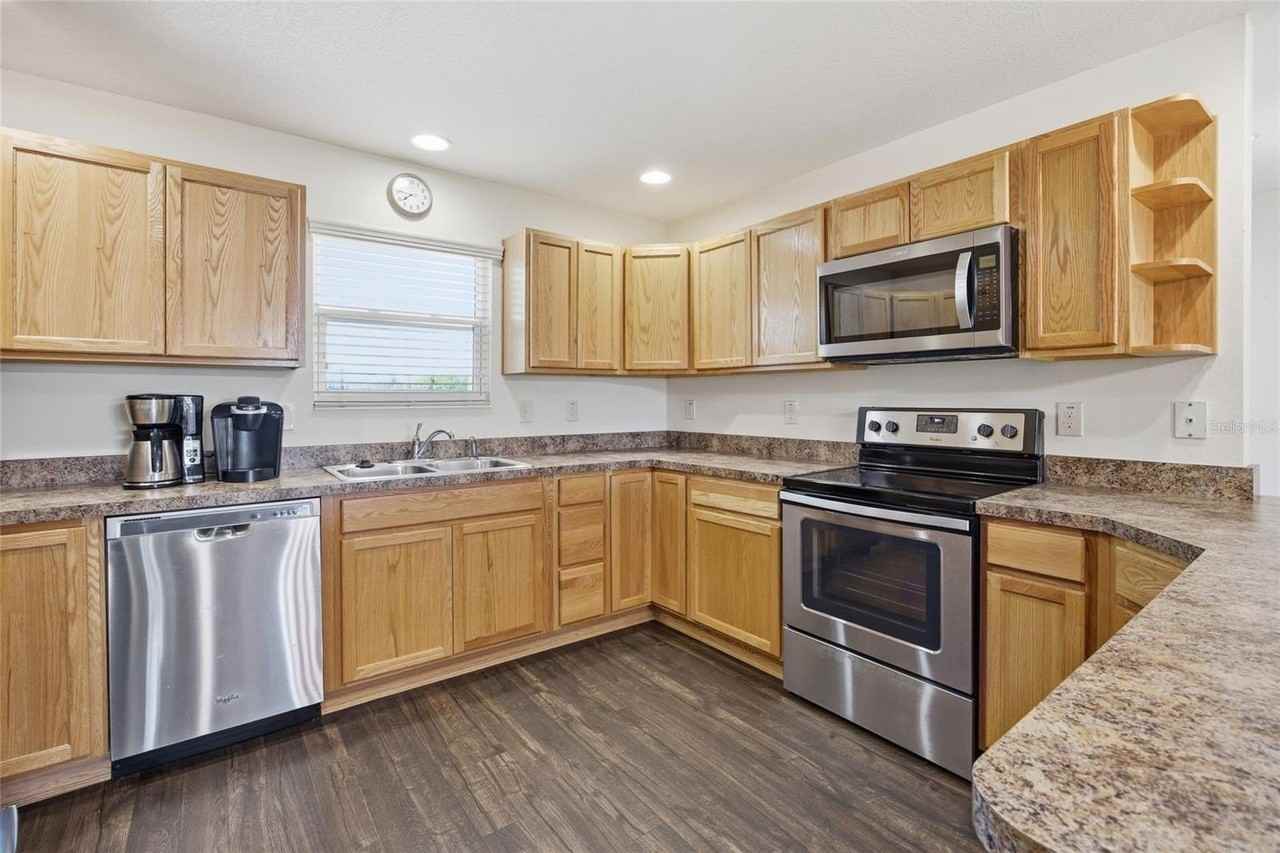 3531 Thorne Path - Photo 3 of 31