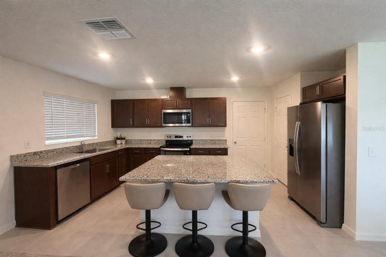 8328 Wilder Pines Ave - Photo 3 of 18