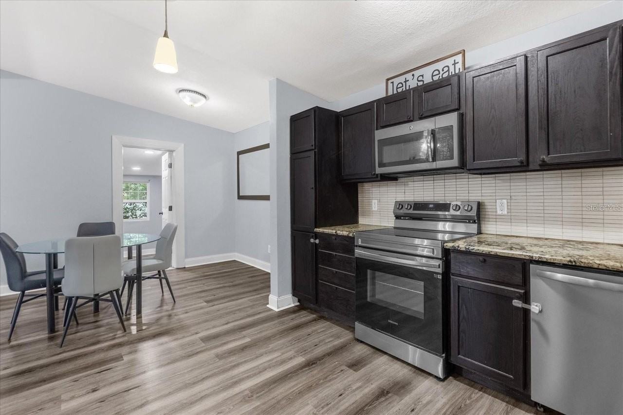 1502 Daroca Dr - Photo 5 of 20