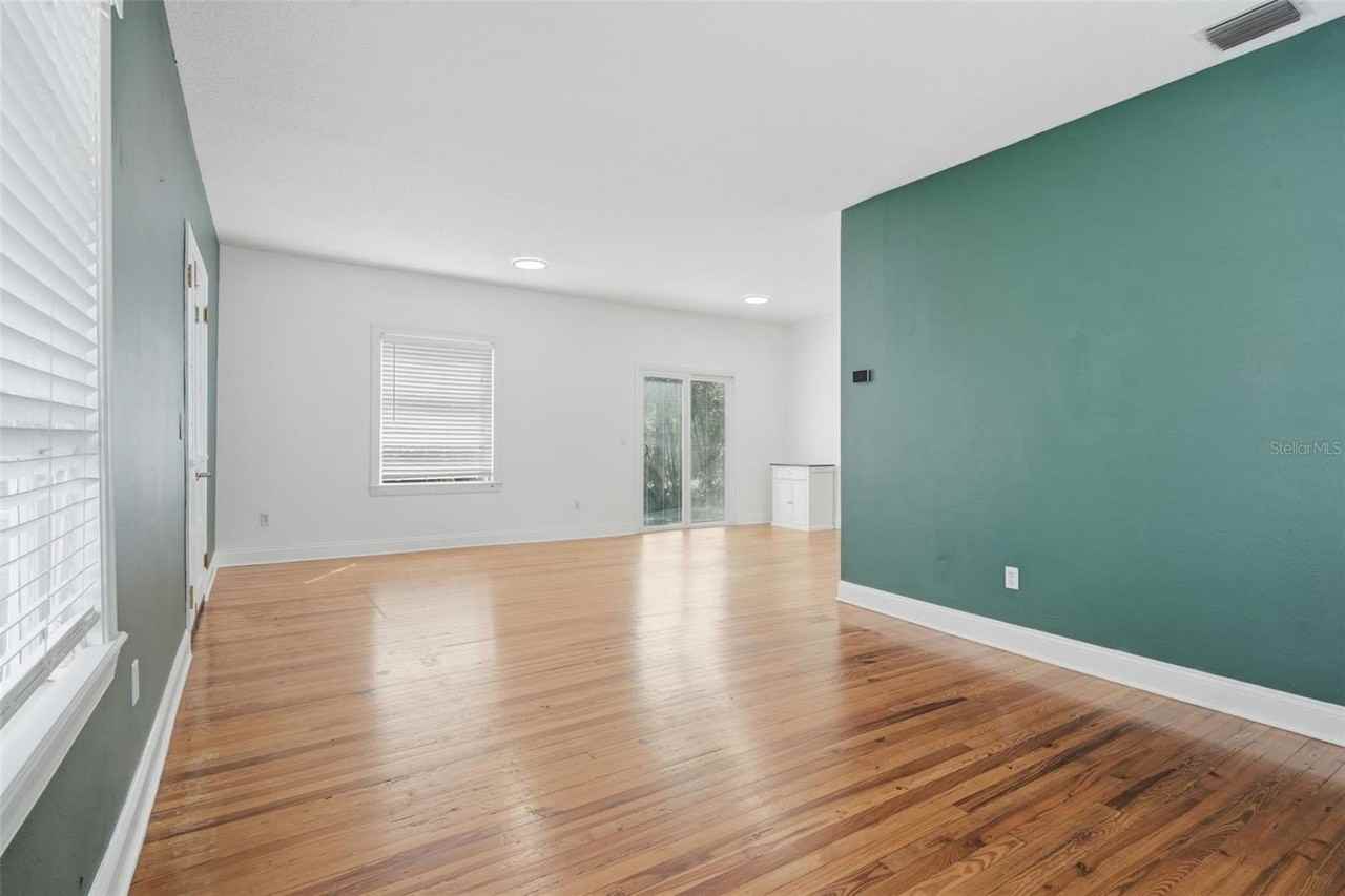 1406 E Ridgewood St - Photo 6 of 22