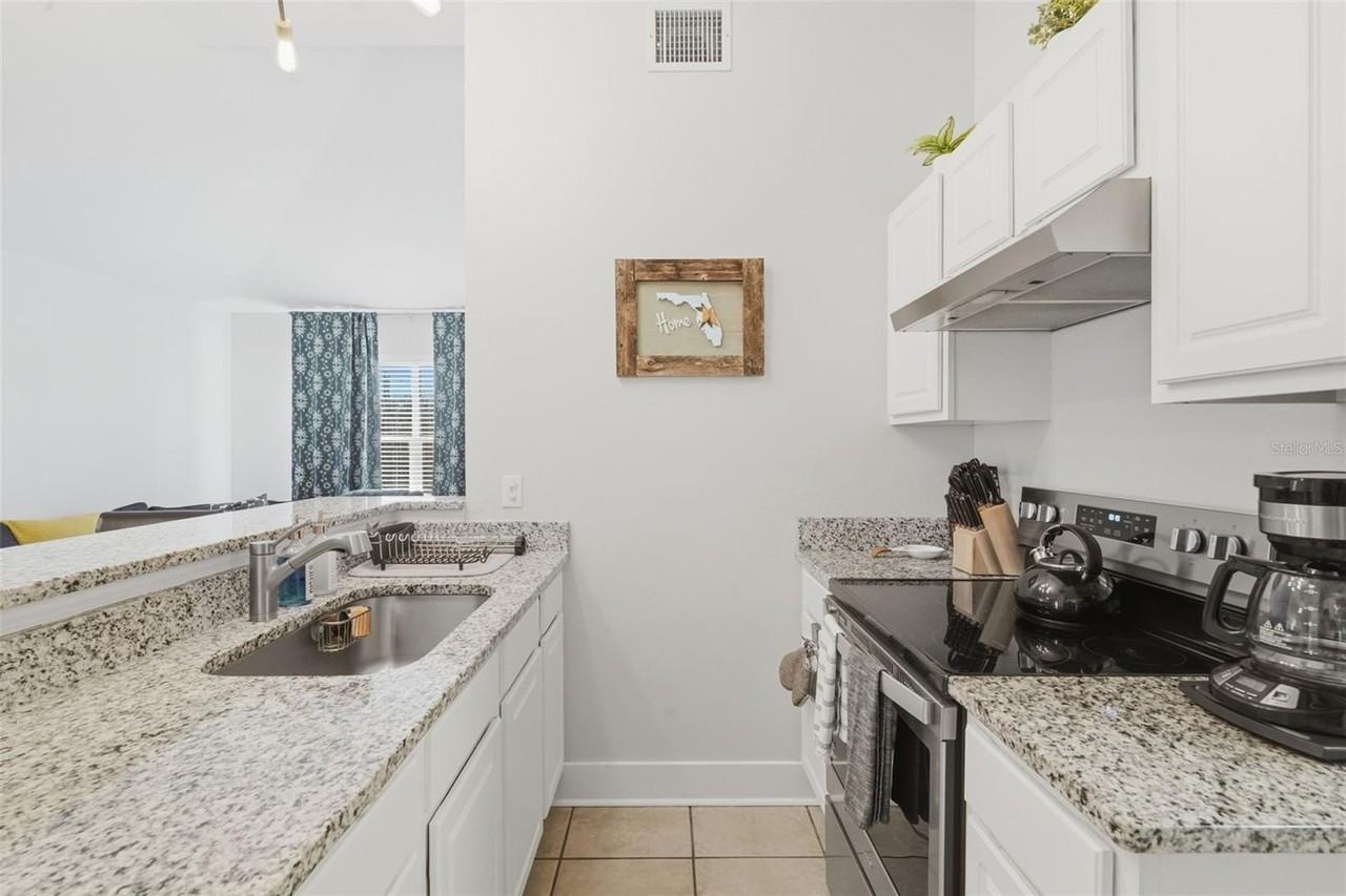 1408 E Ridgewood St - Photo 5 of 41