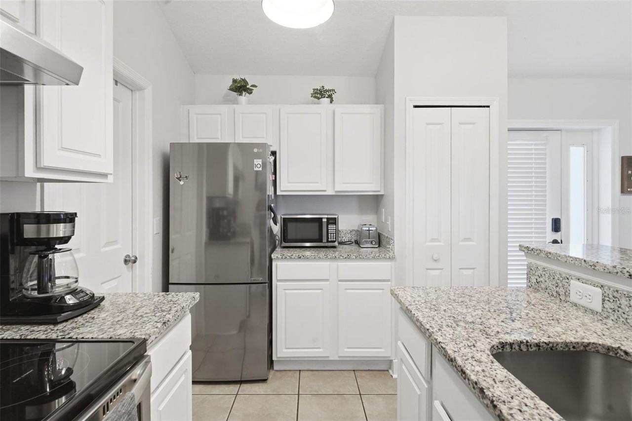 1408 E Ridgewood St - Photo 7 of 41