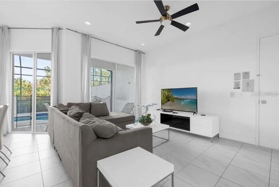 450 Captiva Dr - Photo 3 of 42